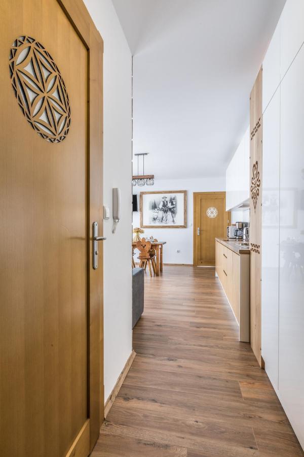 Aparthost Apartamenty Butorowy & Spa 코스실리스코 외부 사진