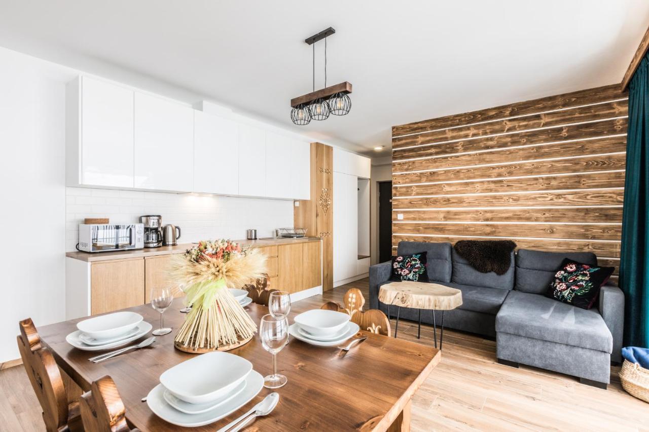 Aparthost Apartamenty Butorowy & Spa 코스실리스코 외부 사진