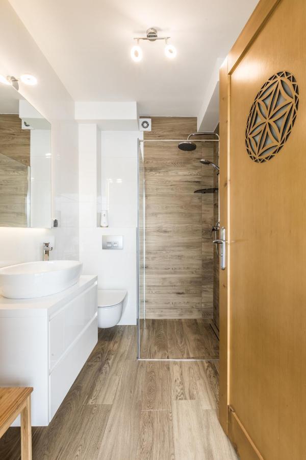 Aparthost Apartamenty Butorowy & Spa 코스실리스코 외부 사진
